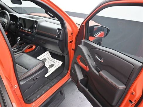 Used 2025 Nissan Frontier PRO-4X w/ Pro Premium Package image 17
