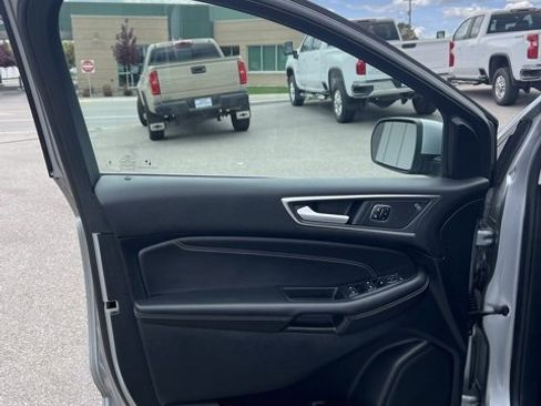 Used 2024 Ford Edge Titanium image 23