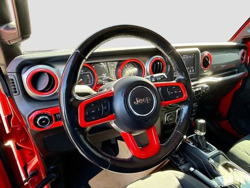 Used 2019 Jeep Wrangler Unlimited Sahara image 12