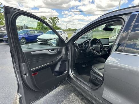 Used 2024 Ford Escape Platinum AWD/4WD image 18