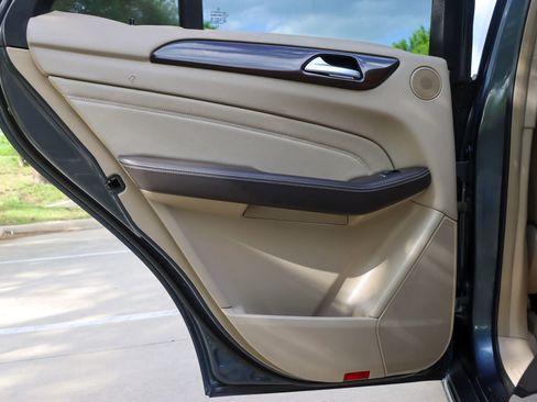 Used 2015 Mercedes-Benz ML 350 2WD w/ Premium 1 Package image 12