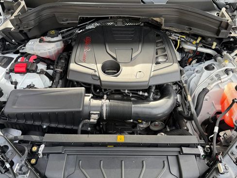 Used 2022 Alfa Romeo Stelvio Sprint image 9