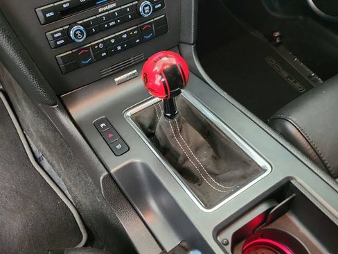Used 2010 Ford Mustang Shelby GT500 RWD image 37