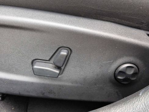 Used 2018 Dodge Charger GT image 17