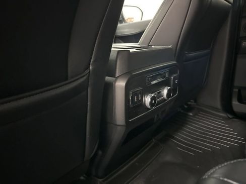 Used 2019 Ford Expedition XLT w/ Equipment Group 202A AWD/4WD image 53
