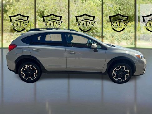 Used 2017 Subaru Crosstrek 2.0i Premium w/ Popular Package #2 AWD/4WD image 4