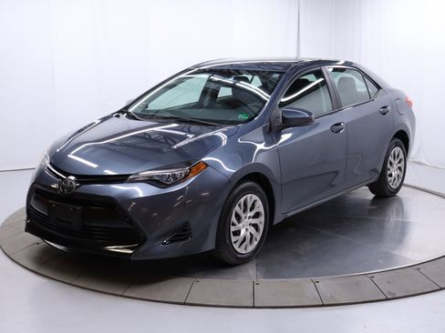 Used 2019 Toyota Corolla LE image 2