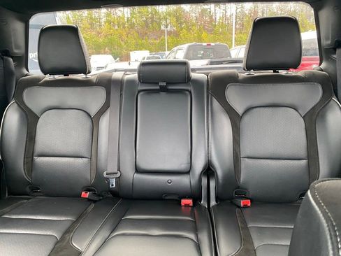 Used 2024 RAM 1500 Laramie AWD/4WD image 27