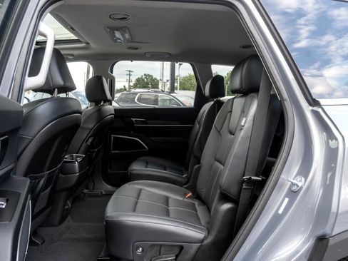 Used 2024 Kia Telluride EX w/ EX Captain's Chair Package image 17