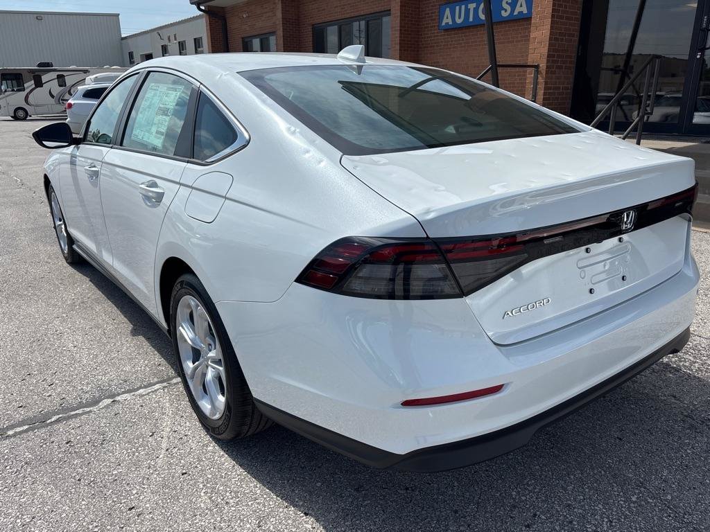 Used 2026 Honda Accord LX image 17
