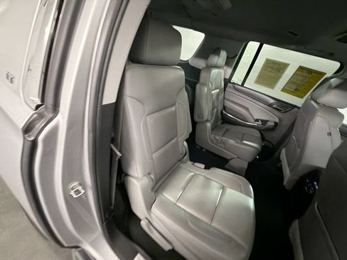 Used 2016 Chevrolet Suburban LT RWD image 28
