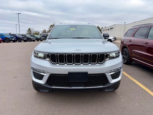 New 2025 Jeep Grand Cherokee Limited w/ MOPAR Finishing Package AWD/4WD image 7