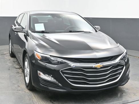 Used 2024 Chevrolet Malibu LT image 2
