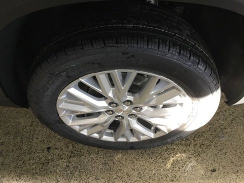 New 2026 GMC Acadia Elevation image 14