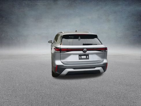 New 2025 Volkswagen Tiguan SE image 17