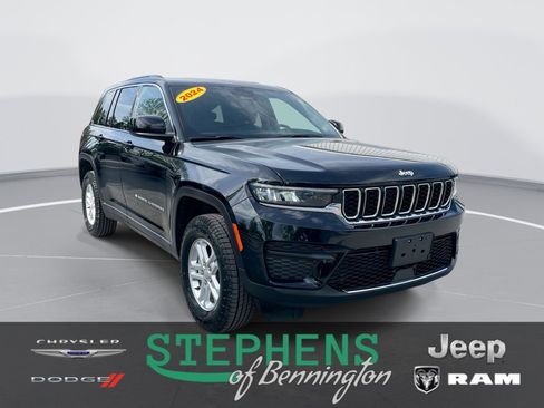 Used 2024 Jeep Grand Cherokee Laredo w/ Luxury Tech Group I AWD/4WD image 1