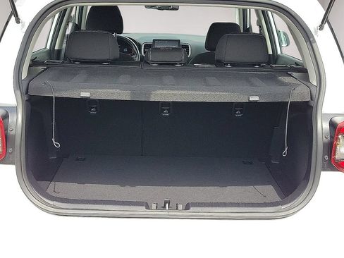 Used 2025 Hyundai Venue SEL FWD image 8