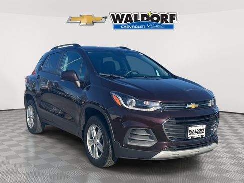 Certified 2022 Chevrolet Trax LT w/ LT Convenience Package image 1