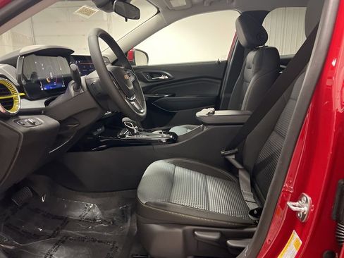 New 2026 Chevrolet Trax LT image 7