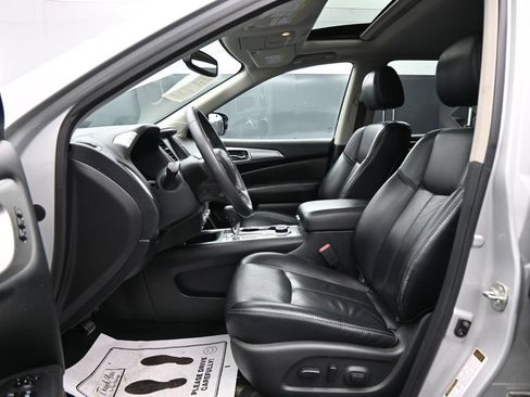 Used 2017 Nissan Pathfinder SL w/ SL Premium Package AWD/4WD image 9