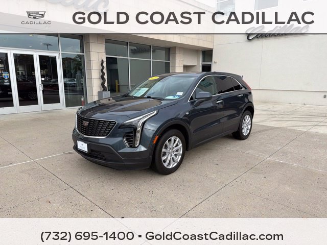 Used 2020 Cadillac XT4 Luxury w/ Cold Weather Package FWD image 1