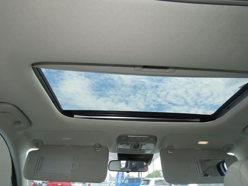 Used 2022 Kia Telluride S AWD/4WD image 22