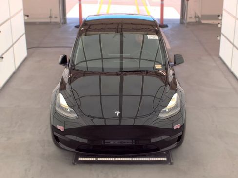 Used 2023 Tesla Model Y Long Range AWD/4WD image 15