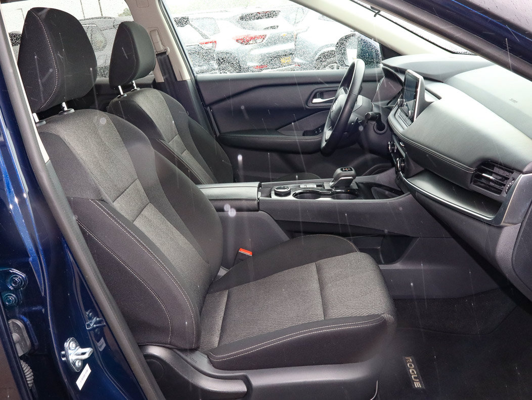 Used 2025 Nissan Rogue SV AWD/4WD image 21