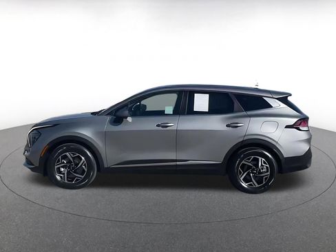 Used 2025 Kia Sportage LX image 9