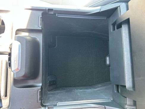 Used 2025 Ford Expedition Platinum image 27