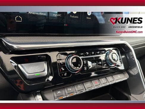 Used 2024 GMC Sierra 1500 Denali w/ Technology Package AWD/4WD image 20