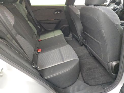 Used 2023 Nissan Rogue SV image 11