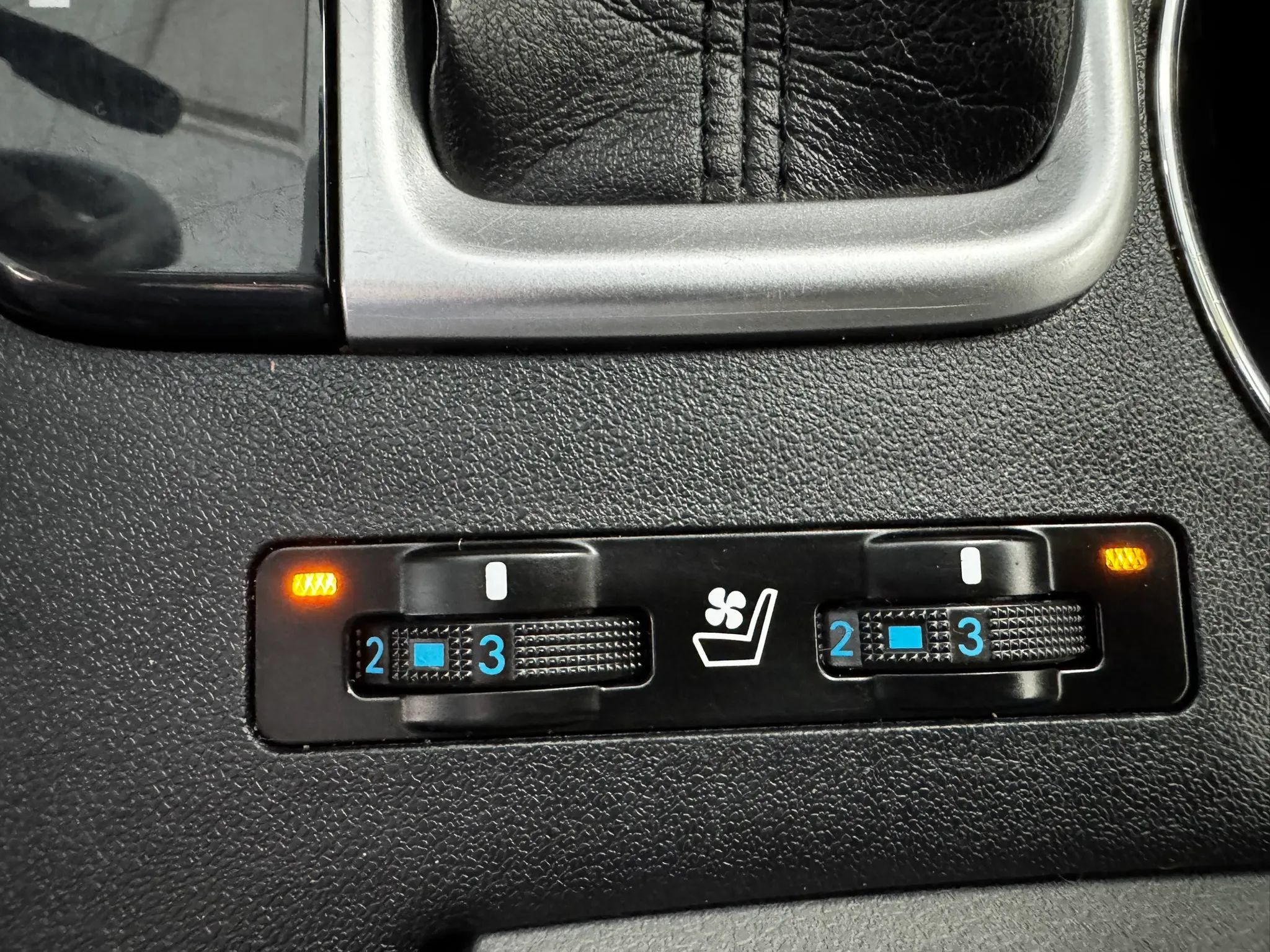 Used 2019 Toyota Highlander Limited Platinum w/ Protection Package #3 AWD/4WD image 41