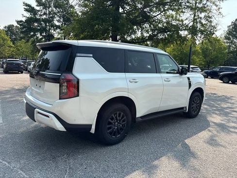Used 2025 Nissan Armada SV AWD/4WD image 5