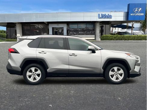 Used 2020 Toyota RAV4 XLE image 10