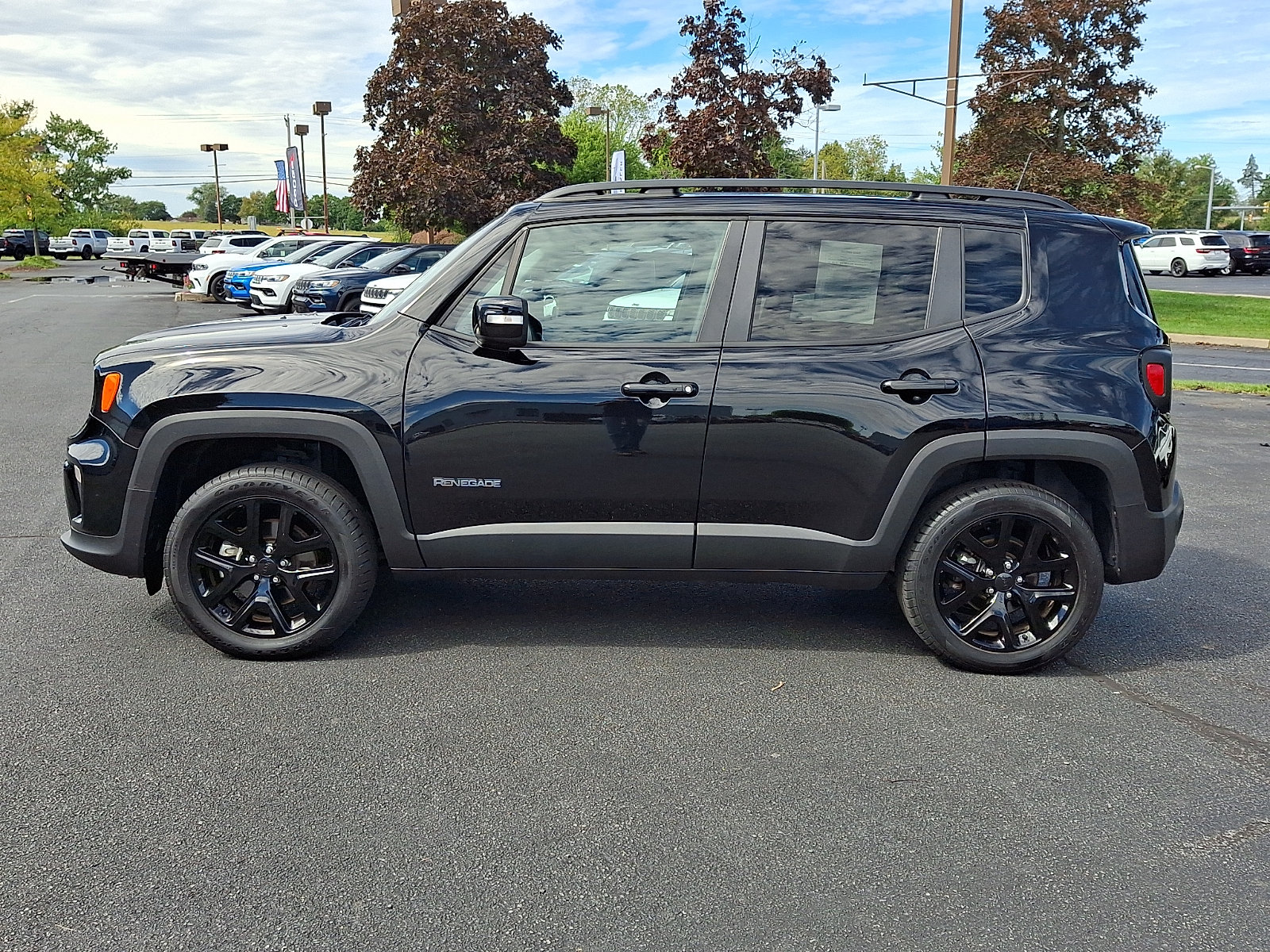 Certified 2023 Jeep Renegade Altitude AWD/4WD image 7