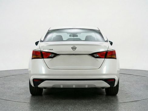 Used 2025 Nissan Altima 2.5 SV image 7