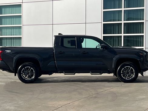 Used 2024 Toyota Tacoma TRD Sport image 3