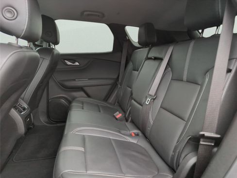 Used 2023 Chevrolet Blazer LT AWD/4WD image 32
