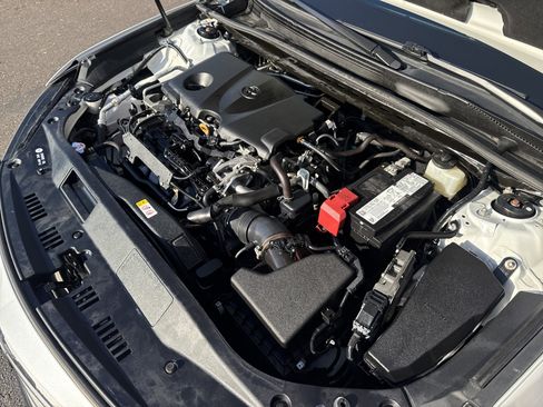 Used 2021 Toyota Avalon XLE image 12