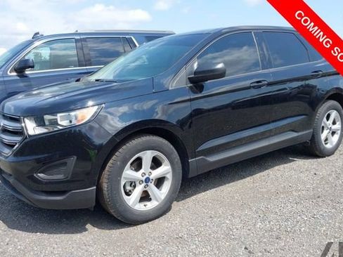 Used 2018 Ford Edge SE FWD image 2
