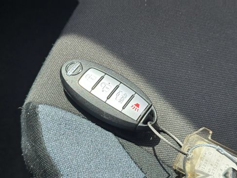 Used 2025 Nissan Versa SV FWD image 21