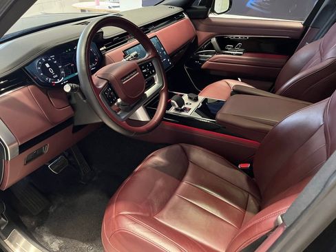 Used 2025 Land Rover Range Rover SE AWD/4WD image 15