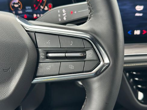 Certified 2025 Chevrolet Suburban Premier image 18