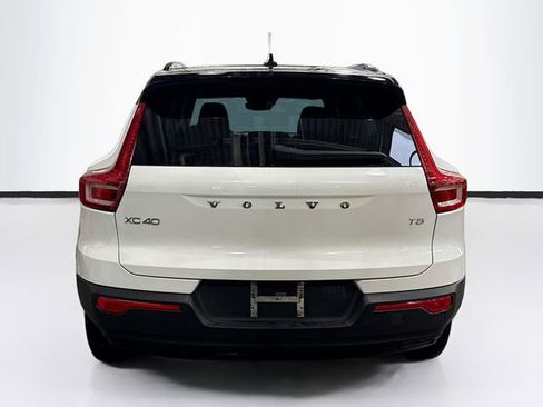 Used 2021 Volvo XC40 T5 R-Design w/ Climate Package image 7