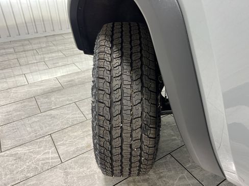 New 2025 GMC Canyon Elevation w/ Convenience Package image 36