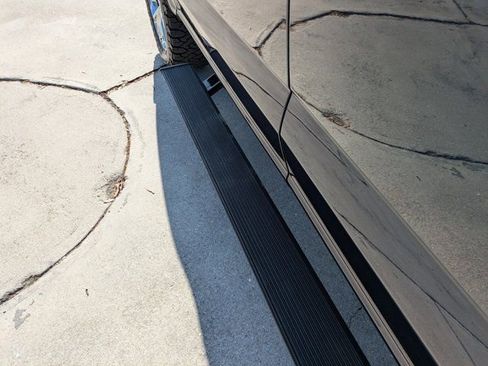 Used 2025 Ford F150 Lariat w/ Equipment Group 502A High image 18