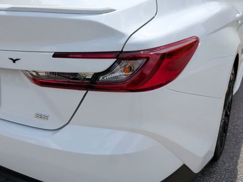 Used 2026 Toyota Camry SE FWD image 8