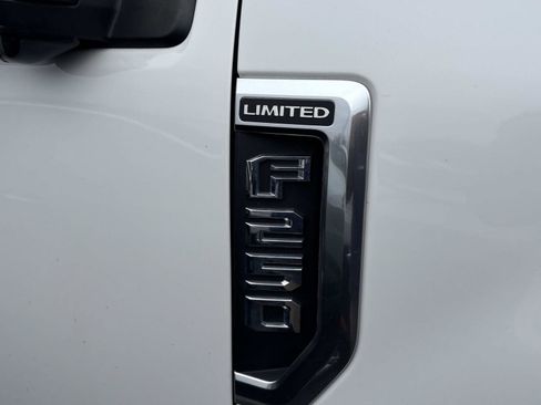 Used 2021 Ford F250 Limited image 12
