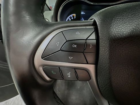 Used 2018 Jeep Grand Cherokee Limited w/ Luxury Group II image 37